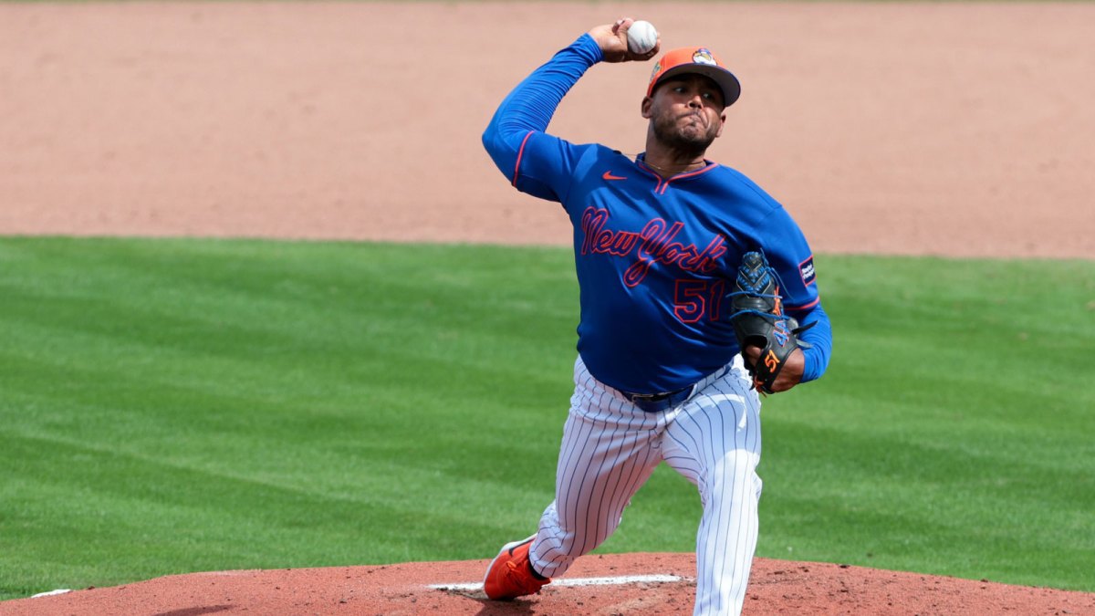 New York Mets pitcher Freddy Peralta (51) pitches a live batting practice during spring training at Clover Park.