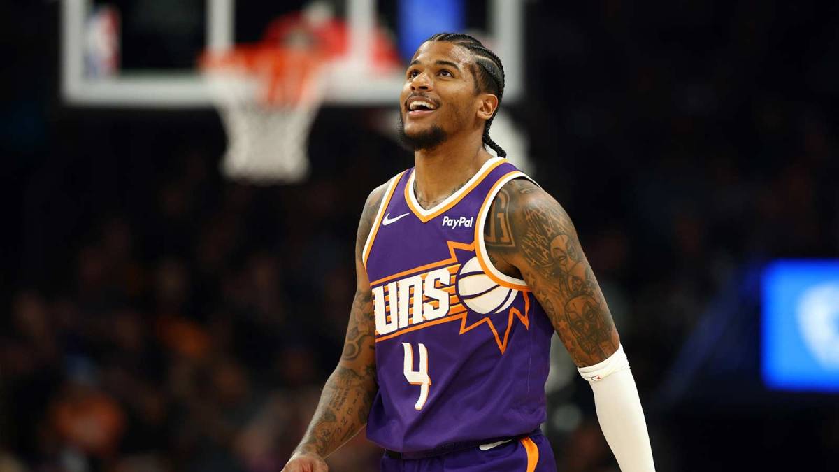 Phoenix Suns guard Jalen Green (4) smiles against the Cleveland Cavaliers in the first half at Mortgage Matchup Center.