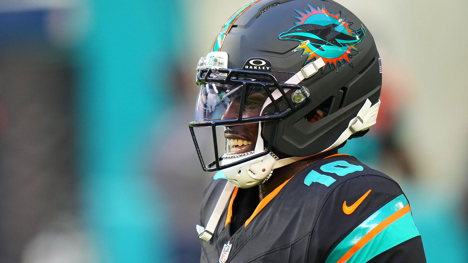 Dolphins’ Tyreek Hill makes cheeky IG bio change after release