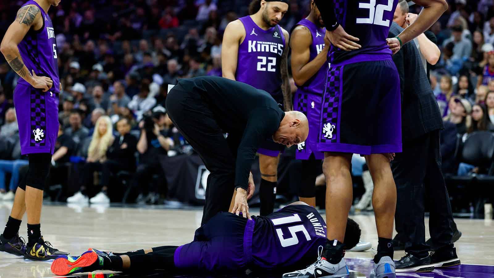 Kings’ De’Andre Hunter already missing time after Cavs trade due to freak eye injury