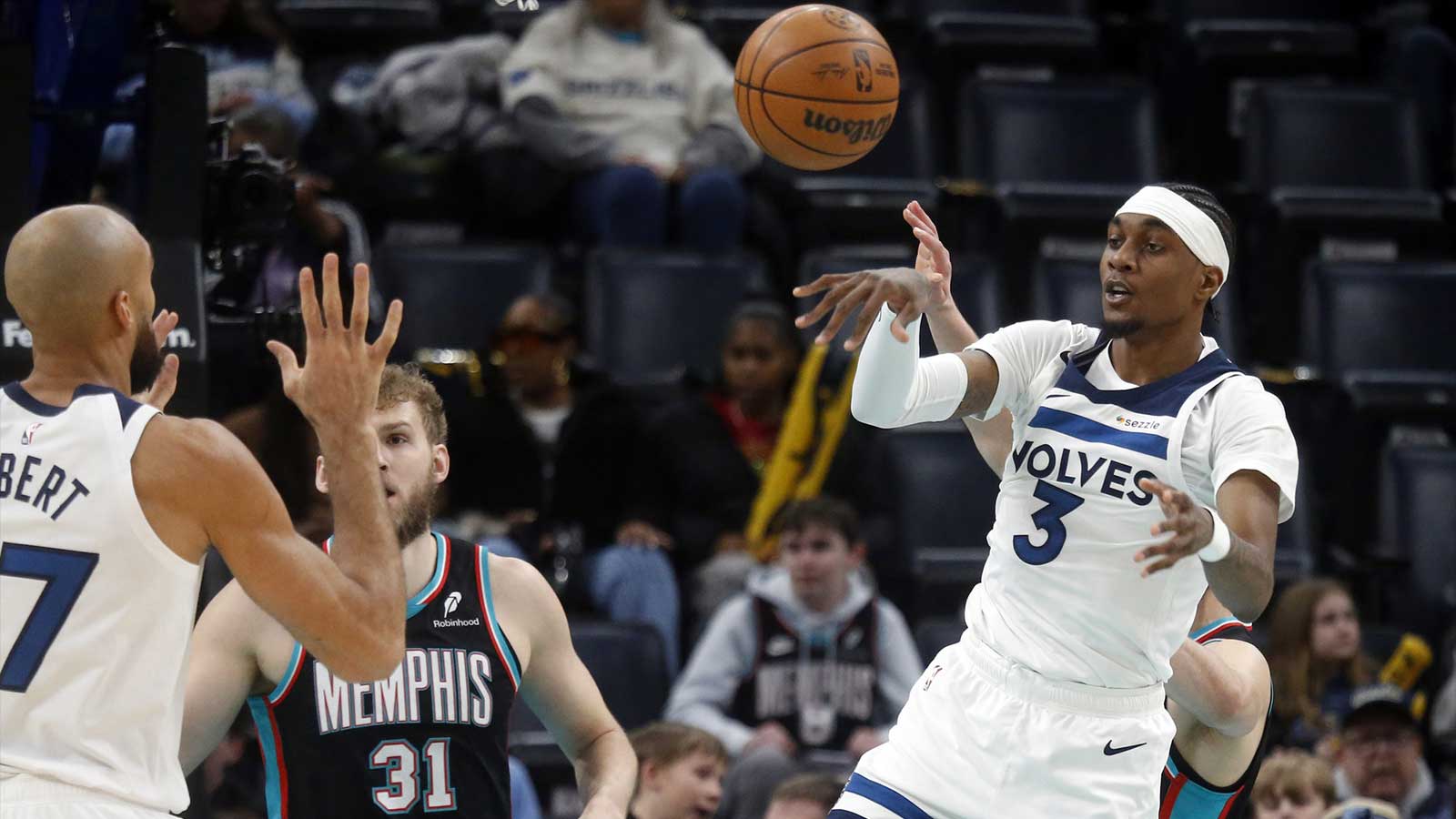 Timberwolves rumors: Jaden McDaniels is X-factor as dark horse Giannis Antetokounmpo team