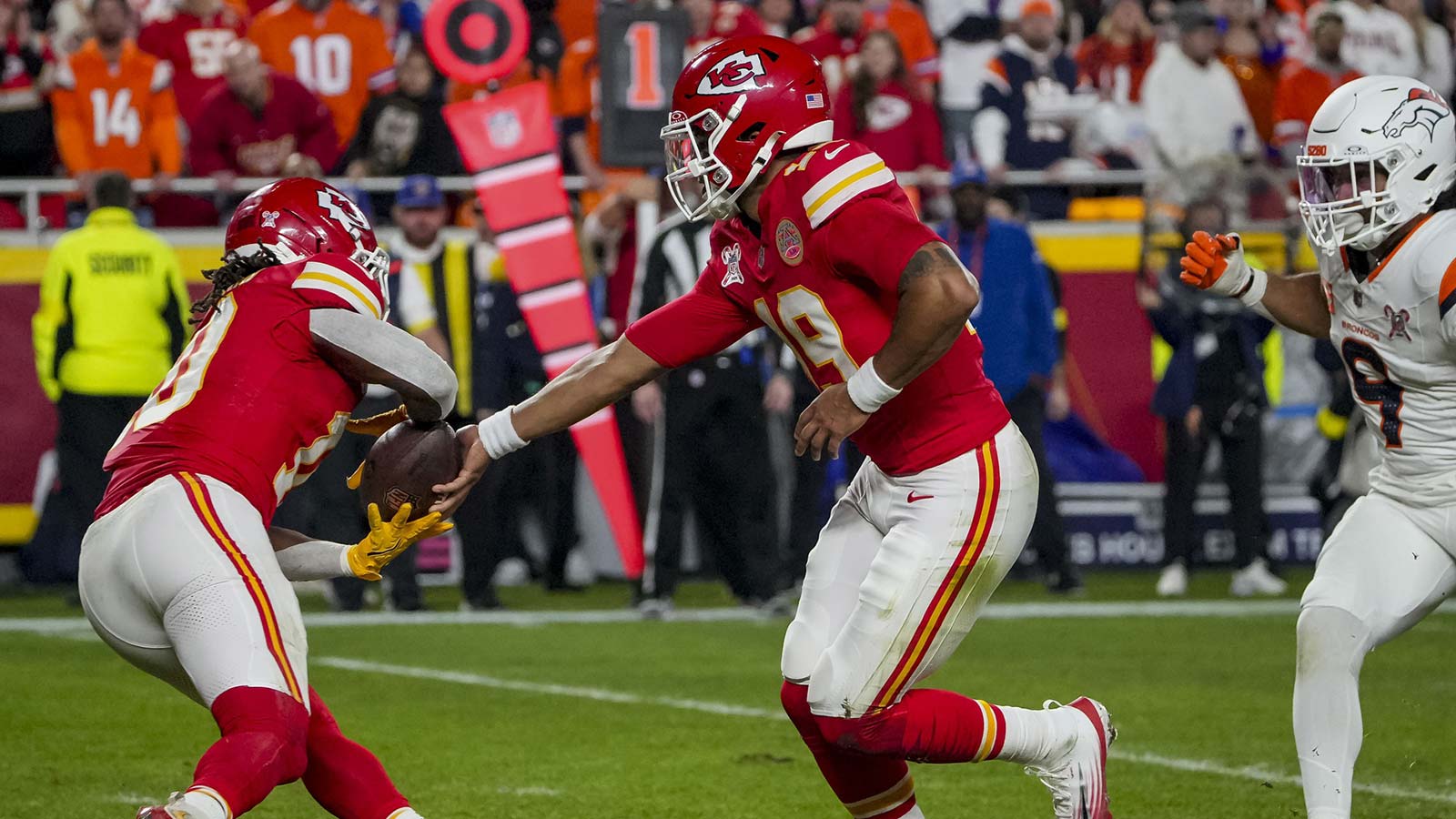 Chiefs hire former NFL rushing champion as new RBs coach