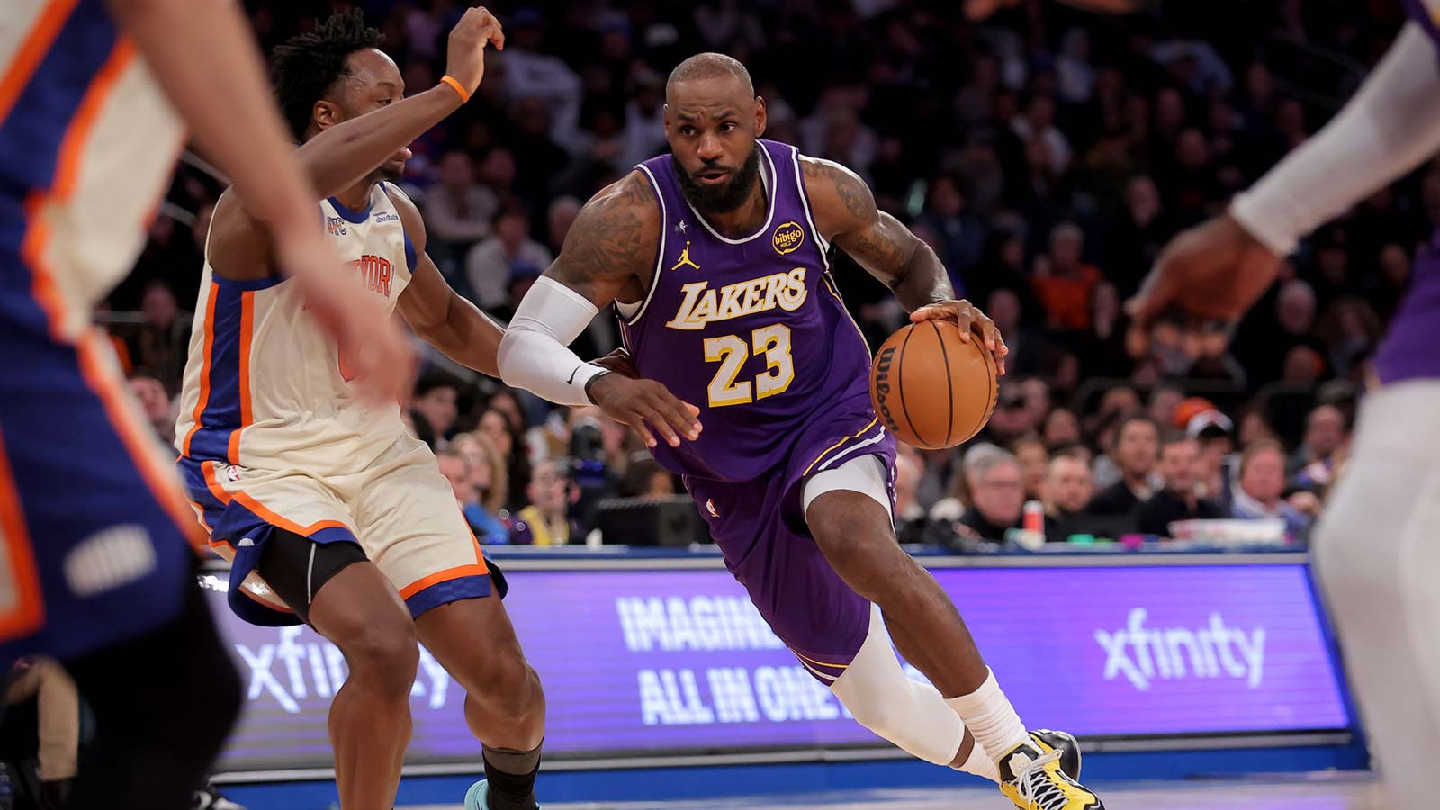 Los Angeles Lakers forward LeBron James (23) drives to the basket against New York Knicks forward OG Anunoby (8) during the third quarter at Madison Square Garden.