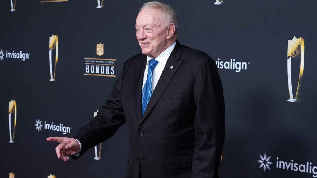 Jerry Jones on the NFL Honors Red Carpet before Super Bowl LX at Palace of Fine Arts.