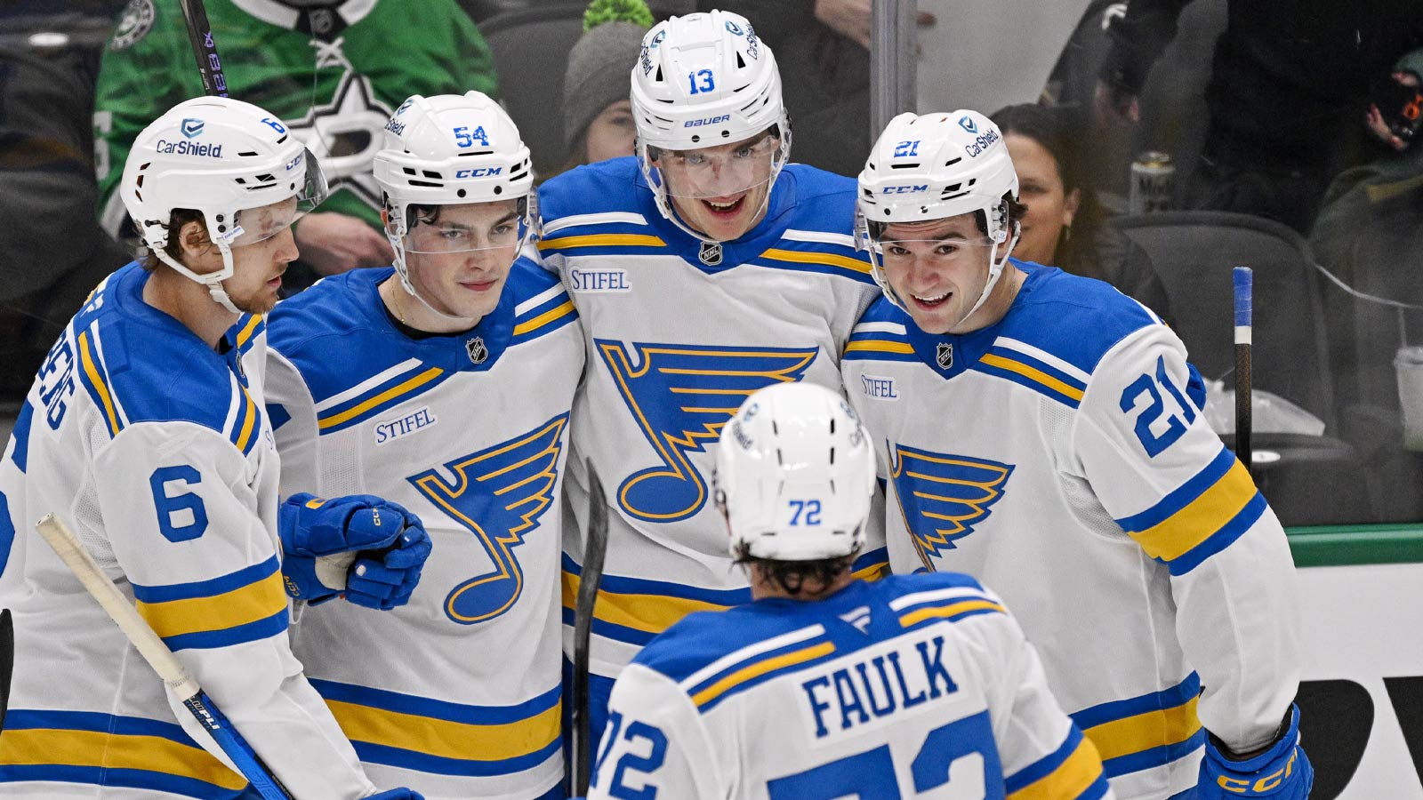 Blues star veteran throws his hands up over ongoing trade rumors