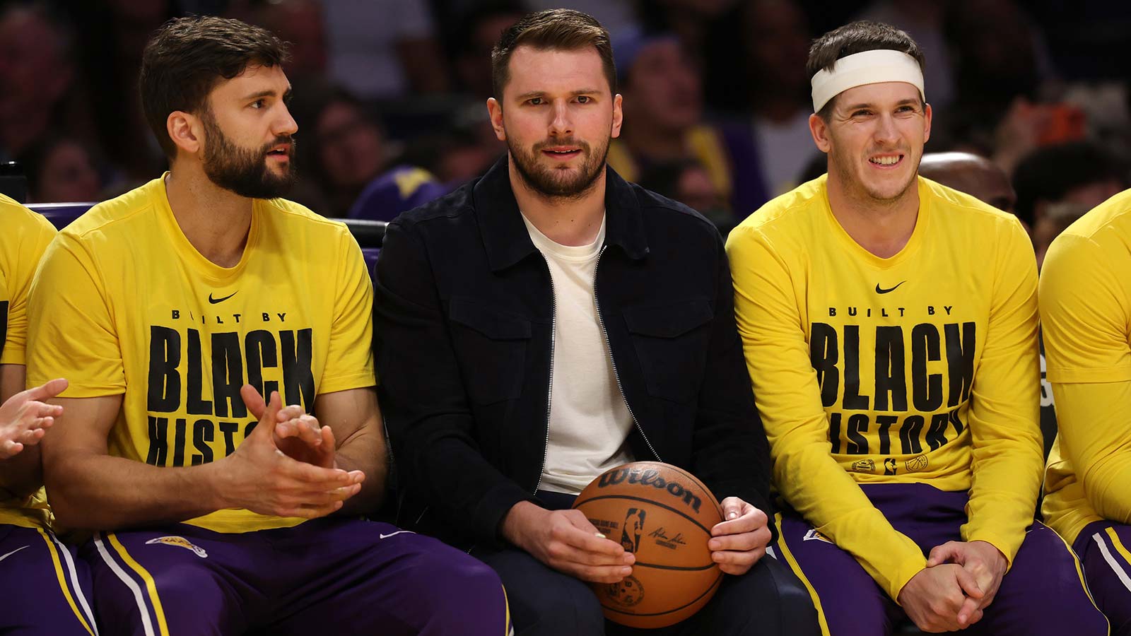 https://wp.clutchpoints.com/wp-content/uploads/2026/02/Luka-Doncic-sitting-on-Lakers-bench.jpg