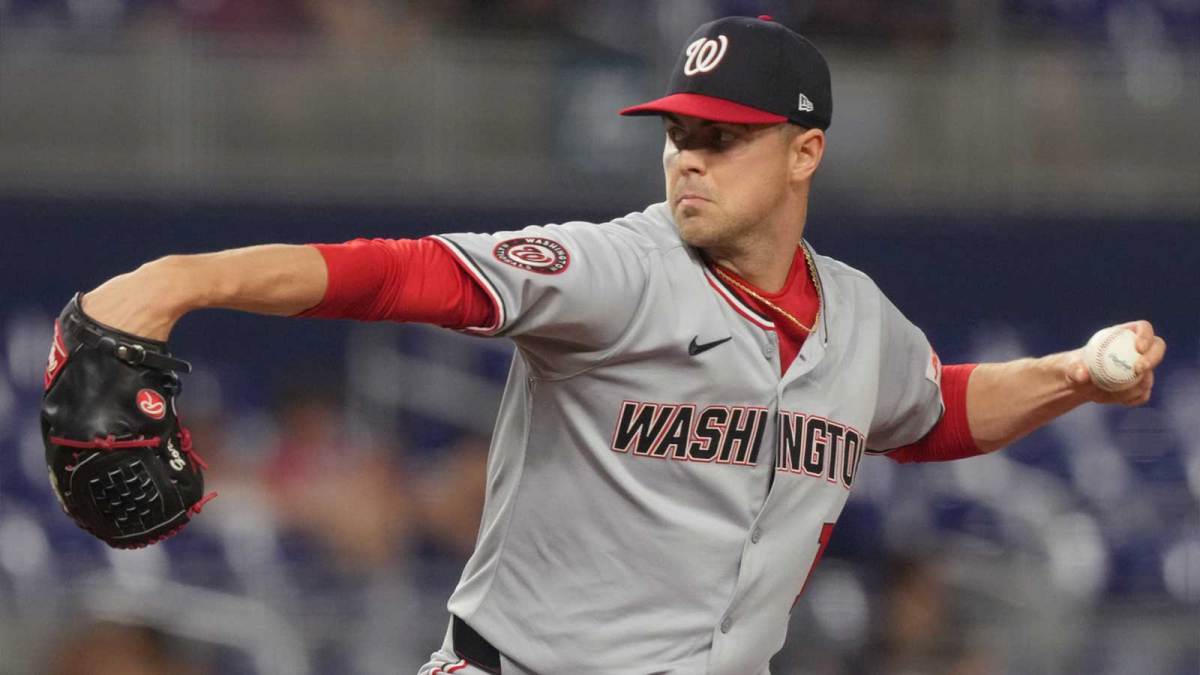 Washington Nationals starting pitcher MacKenzie Gore (1) pitches in the first inning against the Miami Marlins at loanDepot Park.