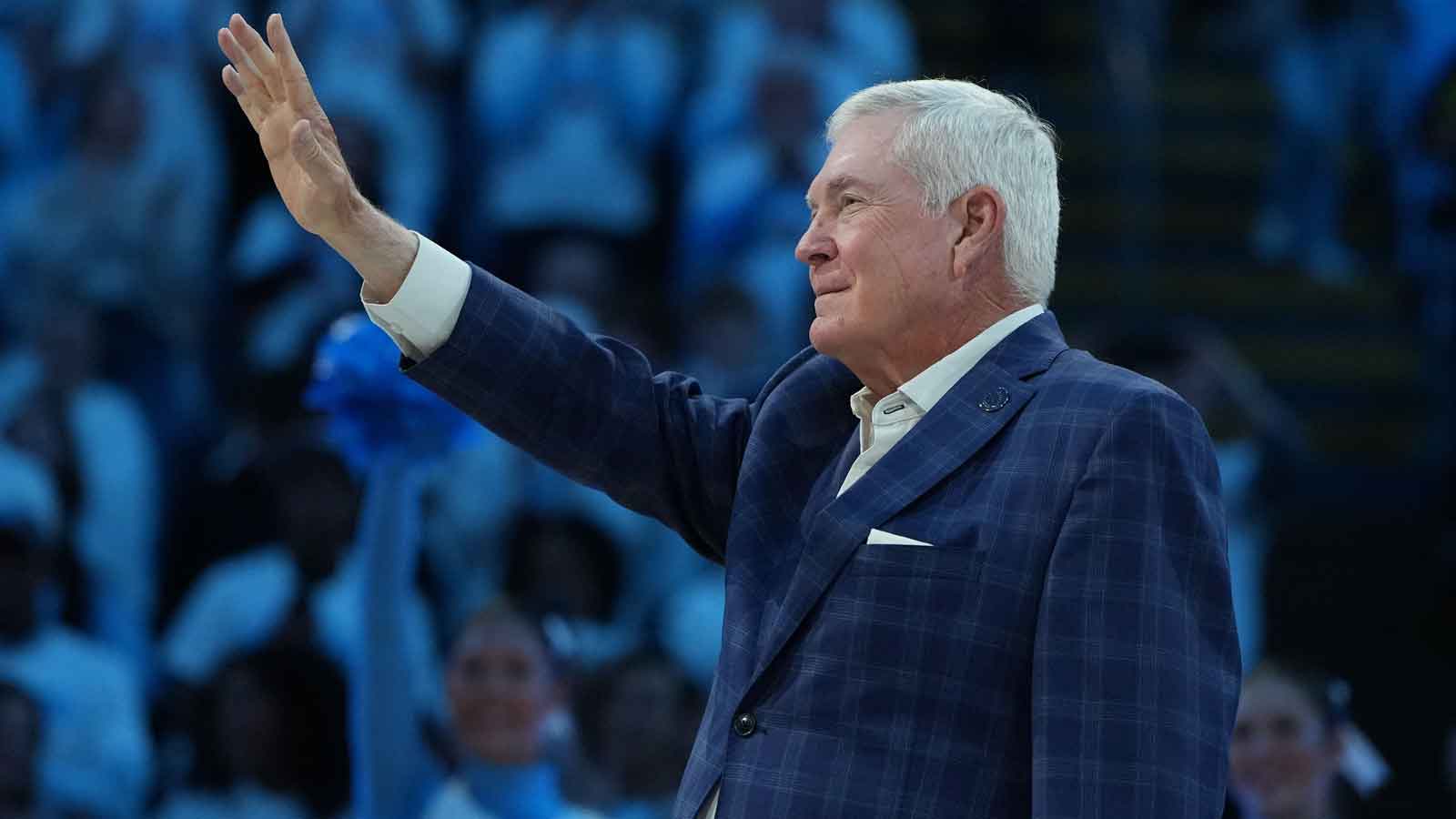 Dean Smith Center gives former North Carolina football coach Mack Brown tremendous welcome