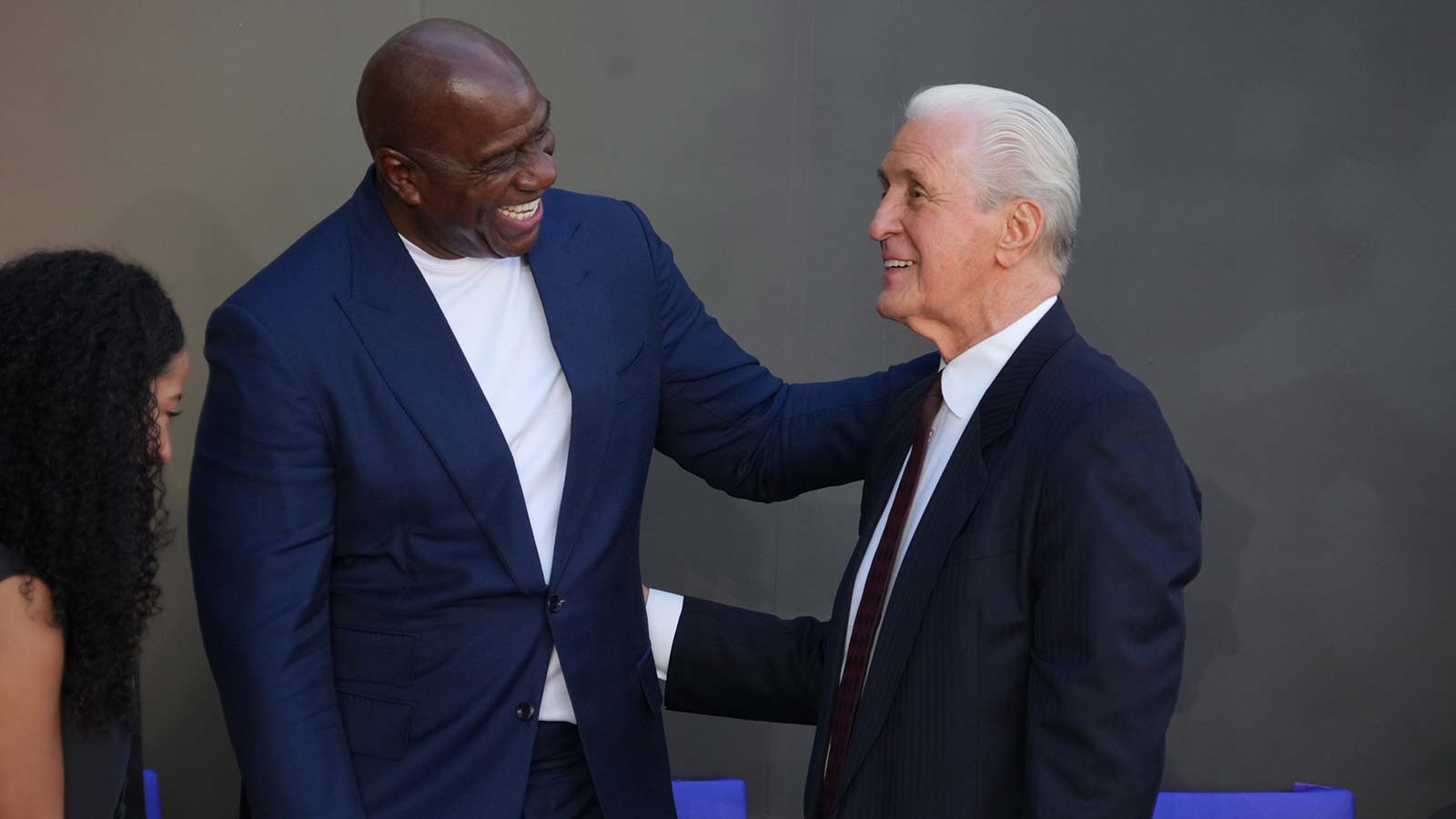 Pat Riley still has jokes for his former Lakers players at statue ceremony