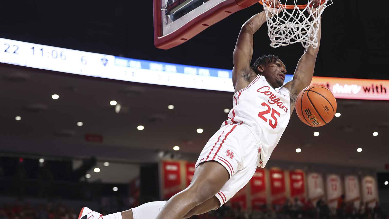Houston’s Mercy Miller ruthlessly posterizes Iowa State defender
