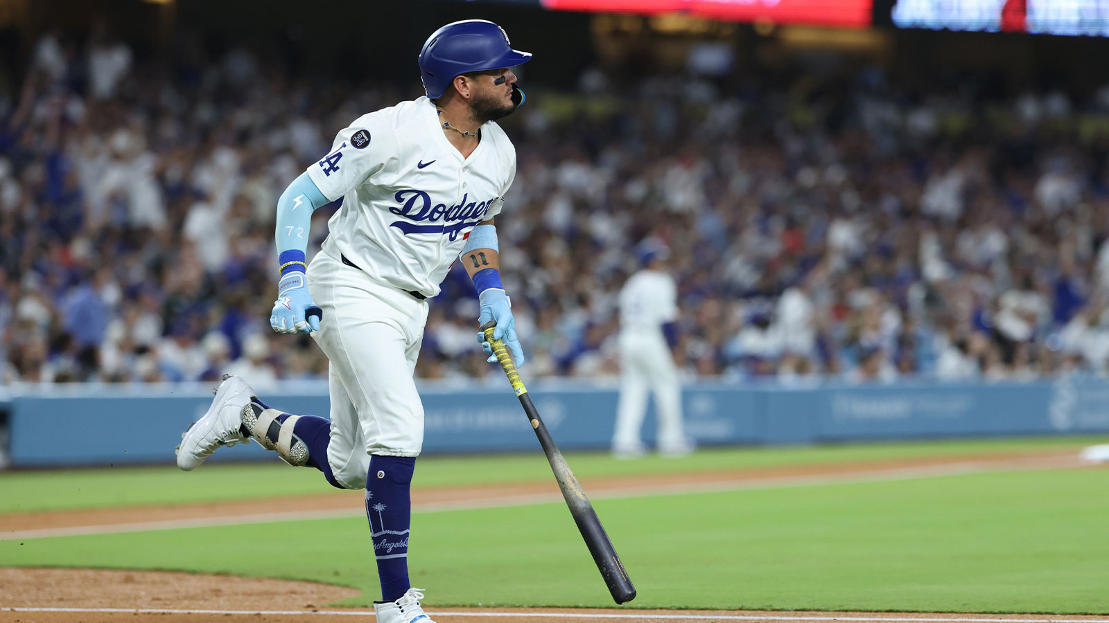 Dodgers’ Miguel Rojas finally gets 1st LA bobblehead giveaway