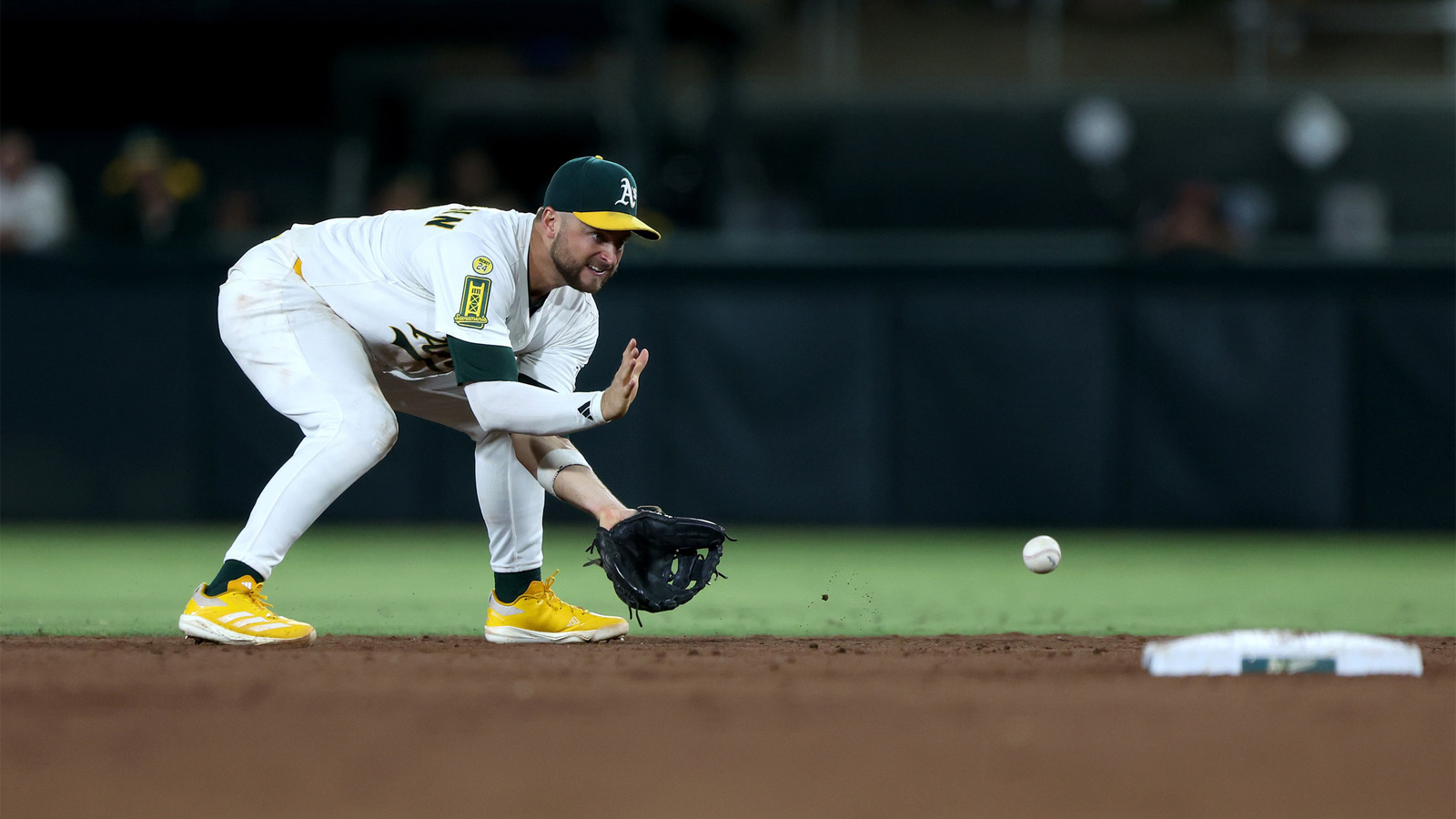 Yankees snag intriguing bench piece in Athletics trade