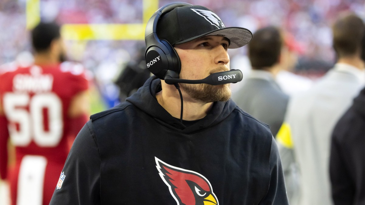 Arizona Cardinals defensive coordinator Nick Rallis against the Los Angeles Rams at State Farm Stadium.