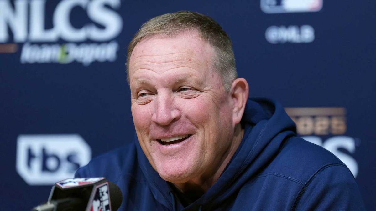 Milwaukee Brewers manager Pat Murphy (49) speaks in a press conference before game four against the Los Angeles Dodgers in the NLCS round for the 2025 MLB playoffs at Dodger Stadium.