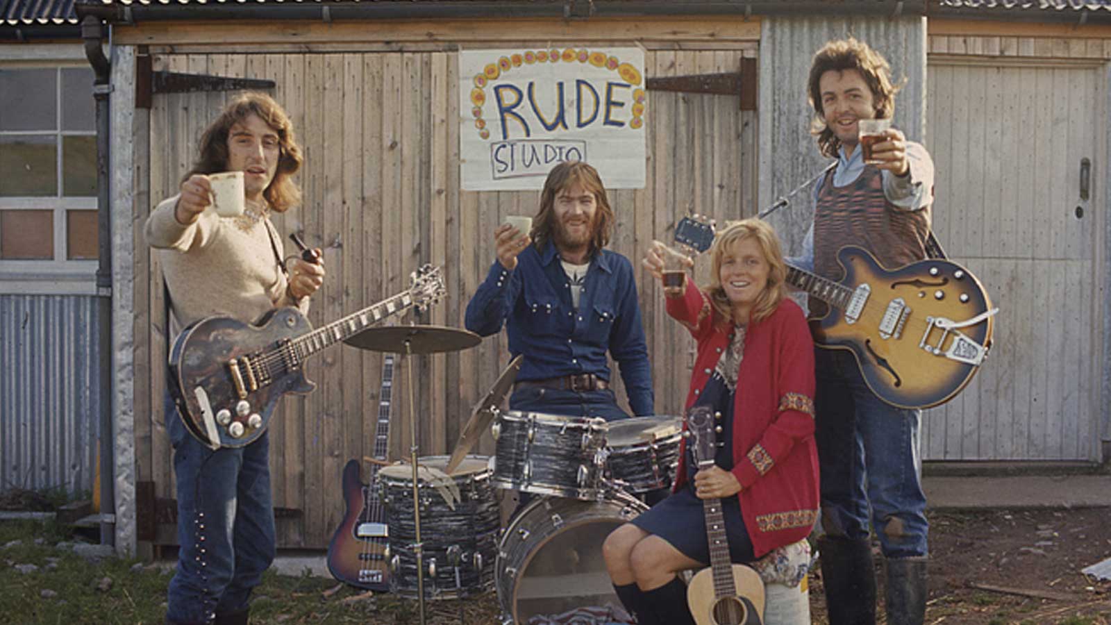 Denny Laine, Joe English, Linda and Paul McCartney of Wings.