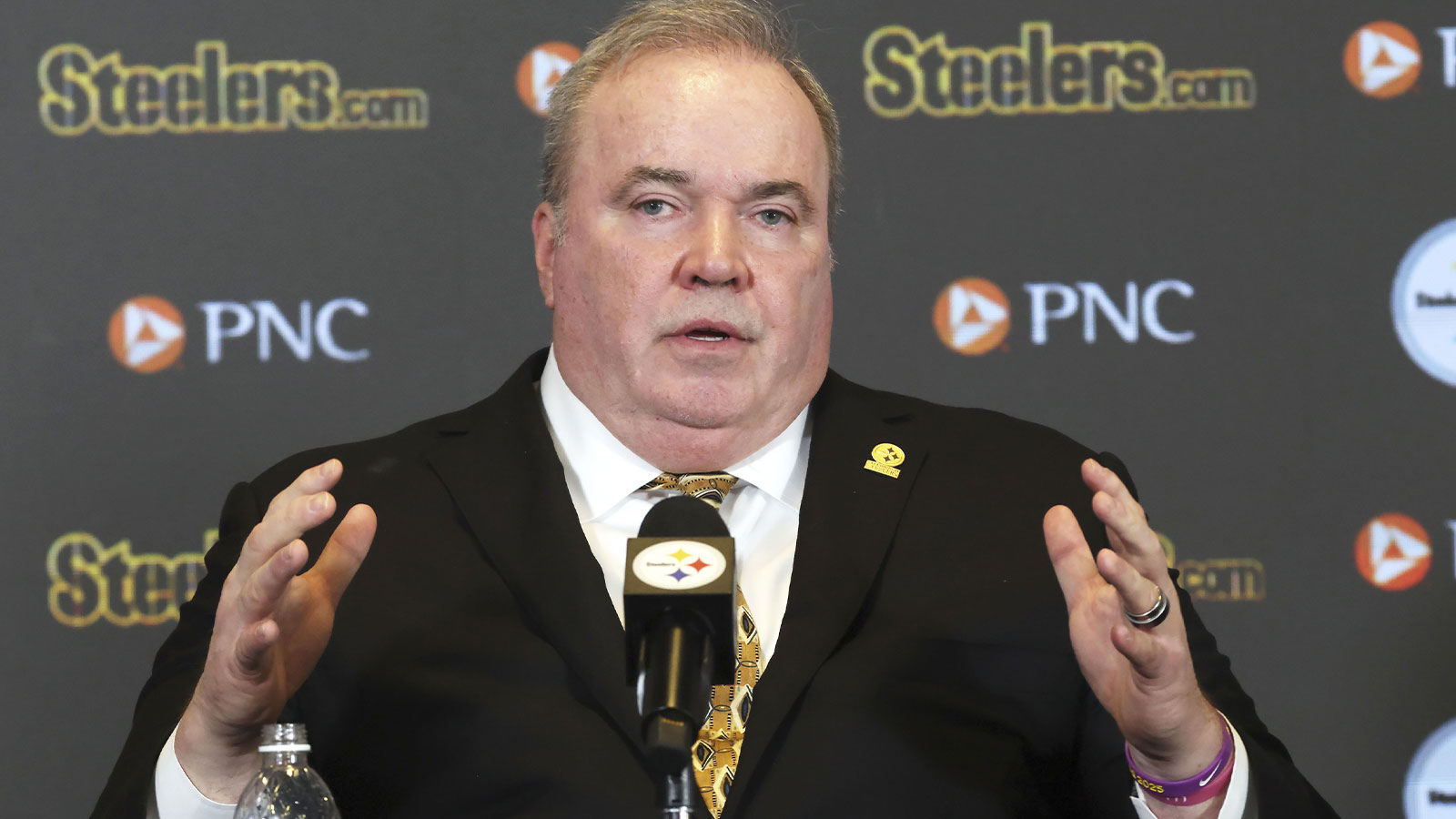 https://wp.clutchpoints.com/wp-content/uploads/2026/02/Pittsburgh-Steelers-head-coach-Mike-McCarthy.jpg
