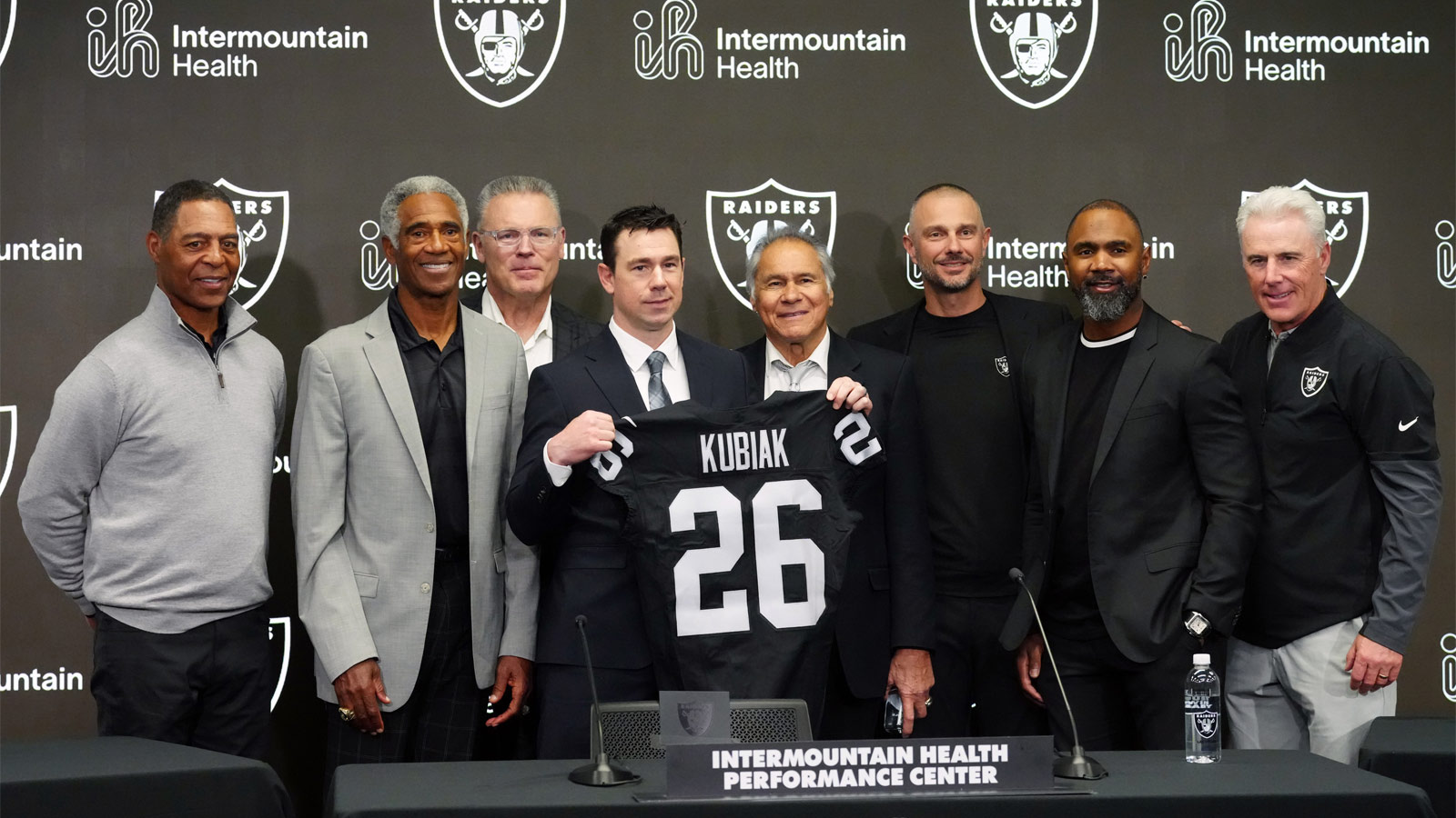 Raiders add ex-Titans coach to Klint Kubiak’s coaching staff