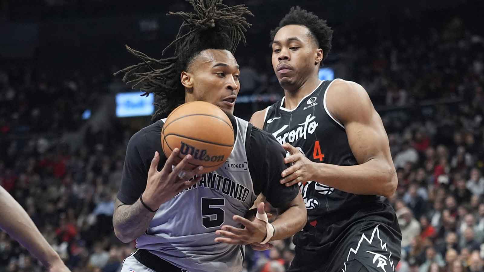 Raptors’ Scottie Barnes plays ‘on 1 leg,’ nearly upsets Wemby, Spurs