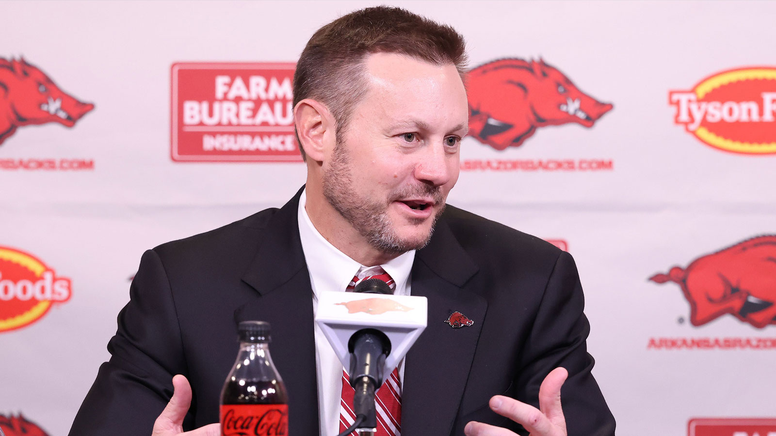 Arkansas football land transfer tight end from Georgia State