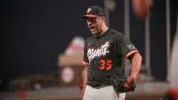 San Francisco Giants pitcher Justin Verlander (35) reacts to the play during the fifth inning of the game against the Chicago Cubs at Oracle Park.