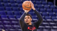 Houston Rockets forward Jabari Smith Jr. (10) warms up before the game against the Orlando Magic at Kia Center.