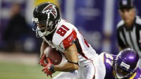 Atlanta Falcons wide receiver (81) Adam Jennings returns a punt as Minnesota Vikings cornerback (27) Ronyell Whitaker tackles him in second quarter action at the Metrodome. The Vikings won 24-3. Mandatory credit: Photo by Bruce Kluckhohn Imagn Images