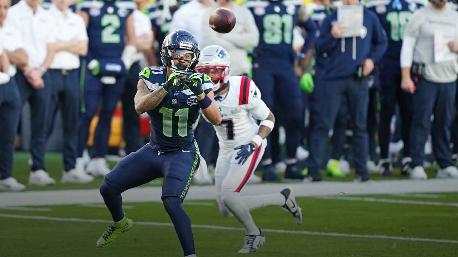 Seahawks’ Jaxon Smith-Njigba heads to blue medical tent during Super Bowl LX