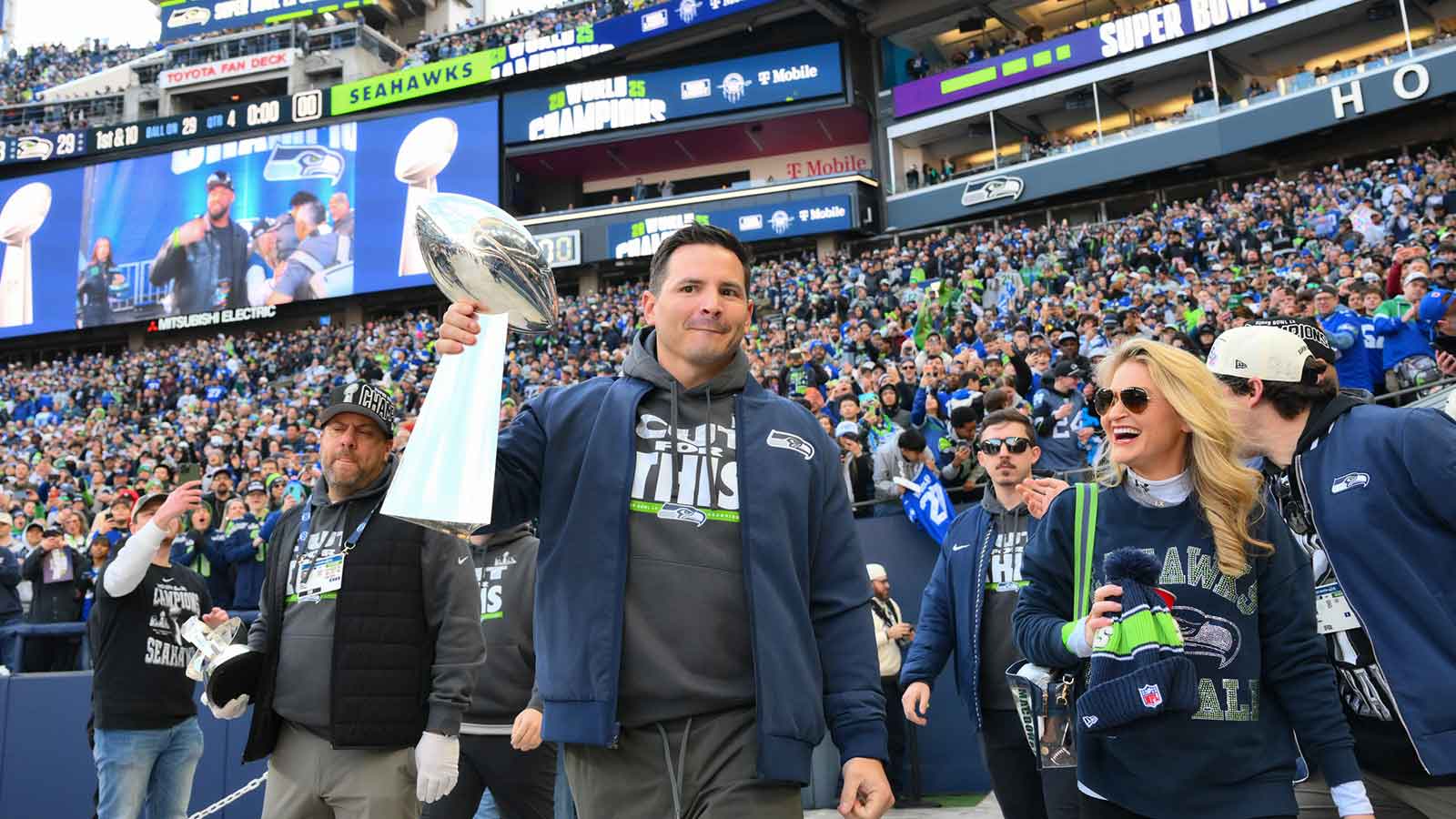 Seahawks’ Mike Macdonald shoots down critics of new OC hire