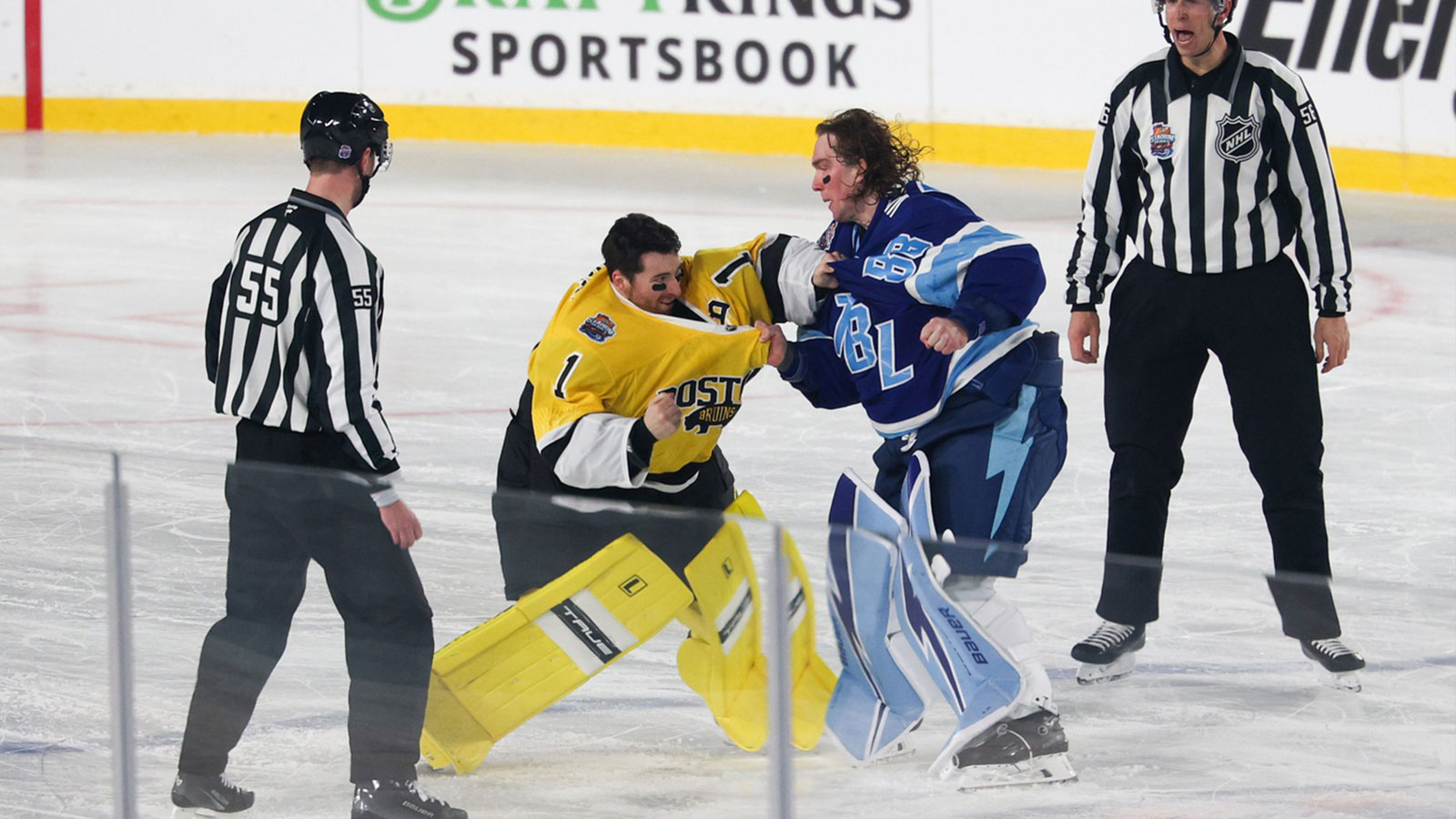 Bruins’ Jeremy Swayman gives Andrei Vasilevskiy his flowers after goalie fight