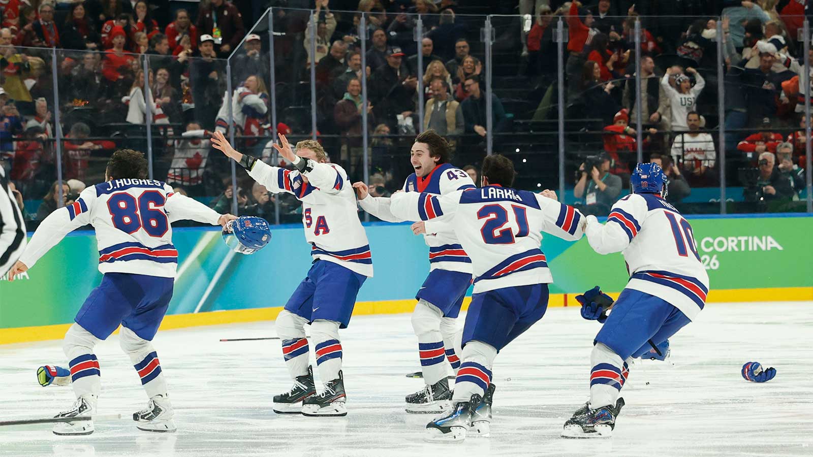 Team USA men’s hockey team boards Air Force plane from Donald Trump for SOTU visit