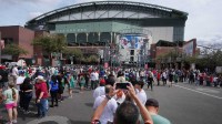 Fans line up outside of Chase Field for the World Baseball Classic game between Colombia and Mexico in Phoenix on March 11, 2023. Baseball World Baseball Classic Opening Day © Joe Rondone/The Republic / USA TODAY NETWORK