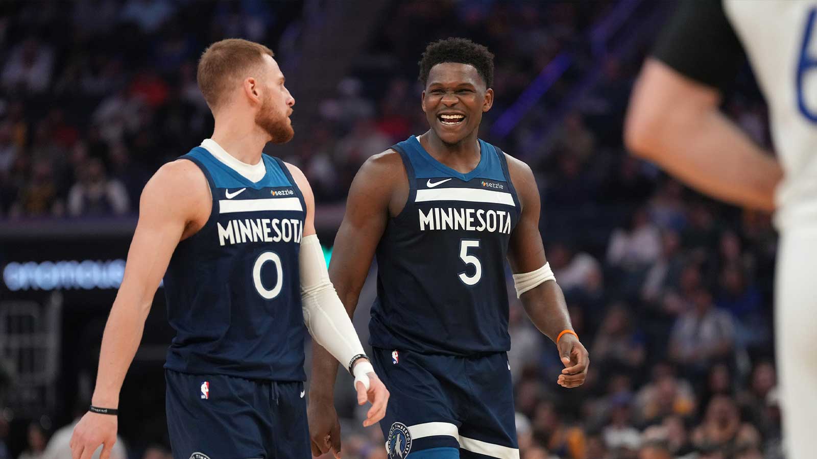 Timberwolves’ Anthony Edwards drops 42 in massive win over Warriors
