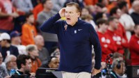 Illinois Fighting Illini head coach Brad Underwood reacts during overtime at United Center.