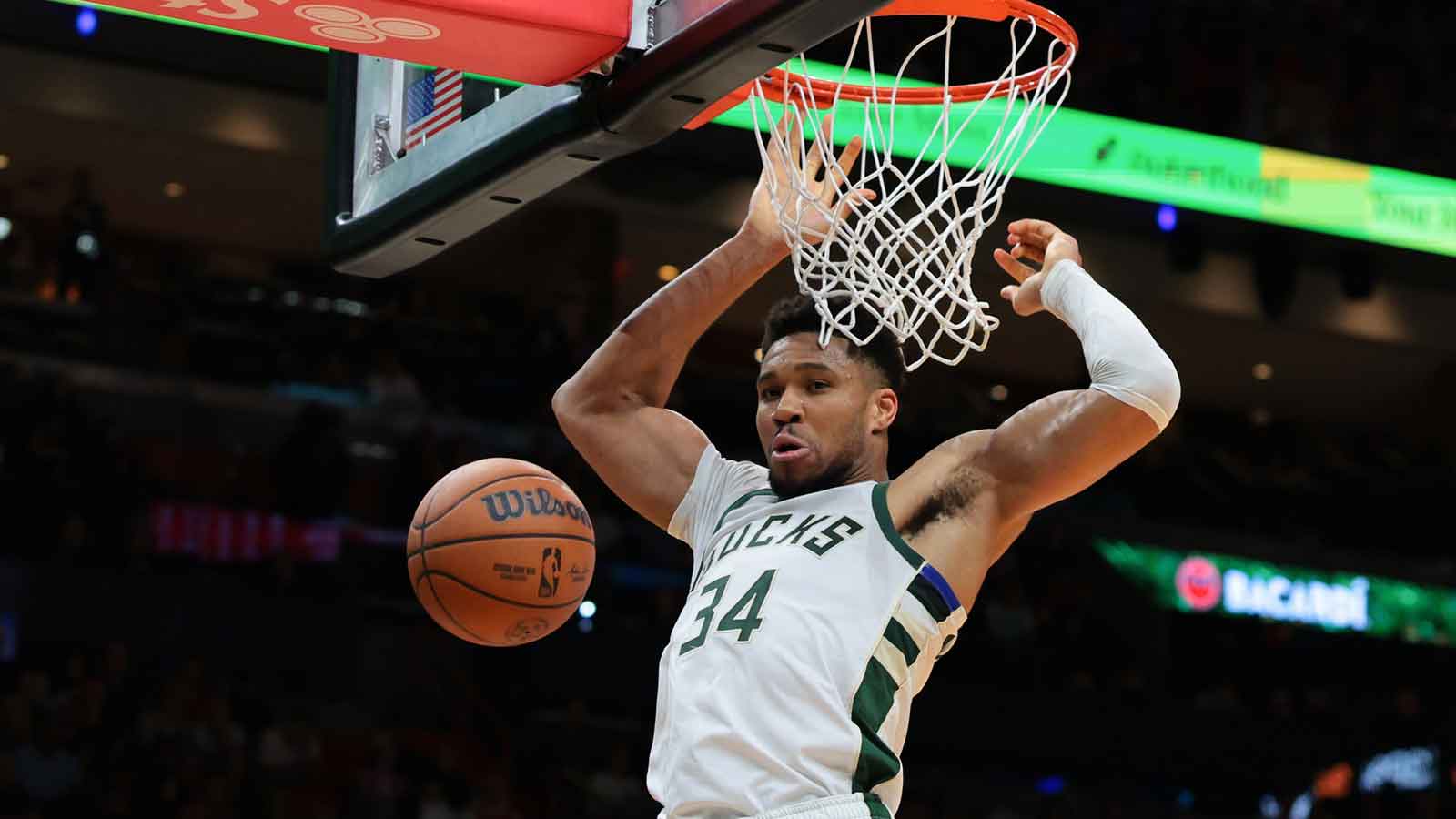 Bucks’ Giannis Antetokounmpo ‘upset’ with himself after loss to Heat