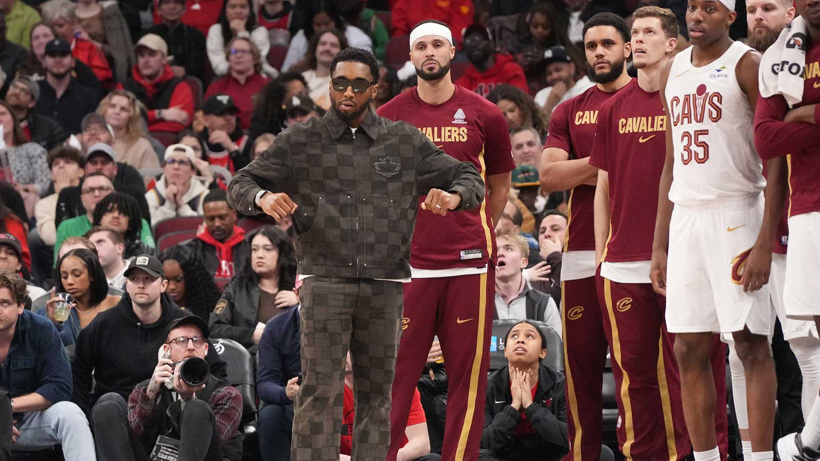 Is Donovan Mitchell playing tonight? Cavs vs. Pelicans injury report