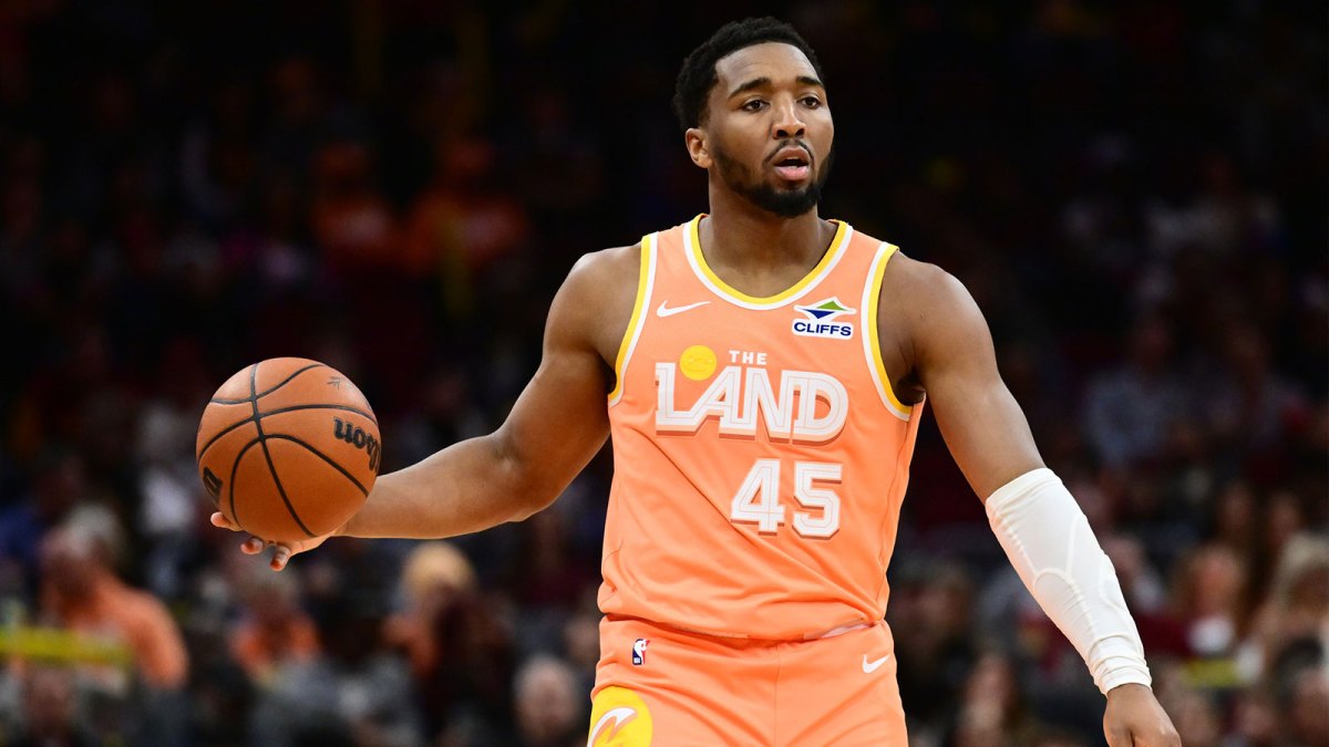 The latest NBA injury report lists Cavaliers star Donovan Mitchell out with a right groin strain vs. the East-leading Pistons.