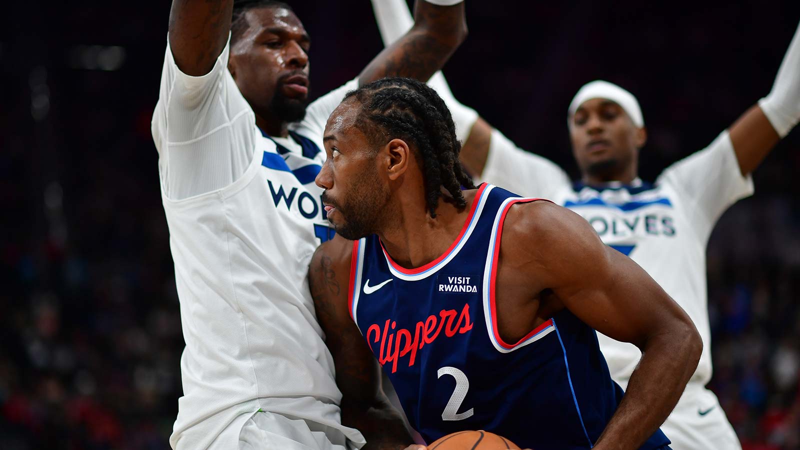 Clippers, Timberwolves fight after Kawhi Leonard’s nuclear game
