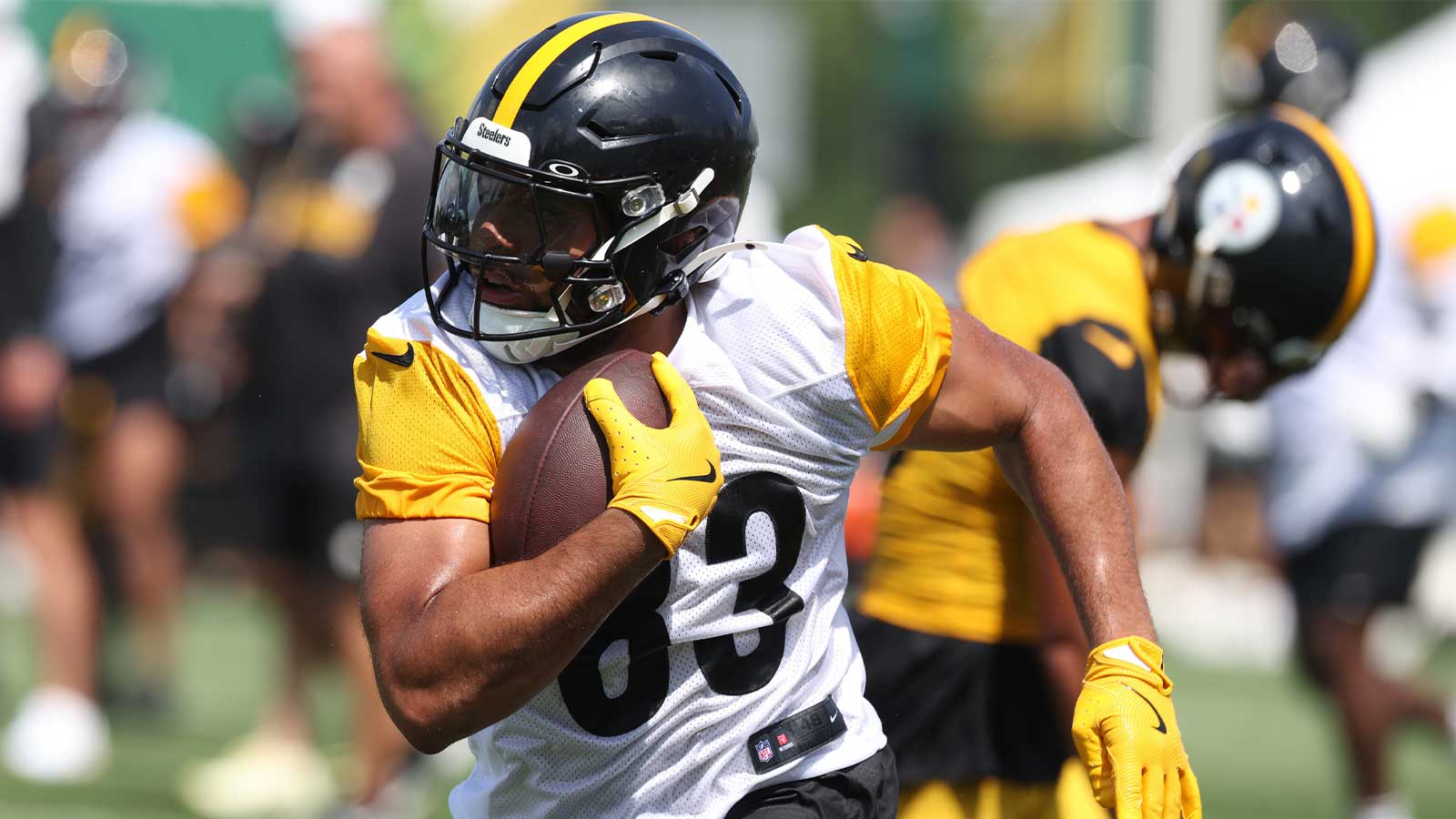 Raiders signing ex-Steelers fullback to boost offense