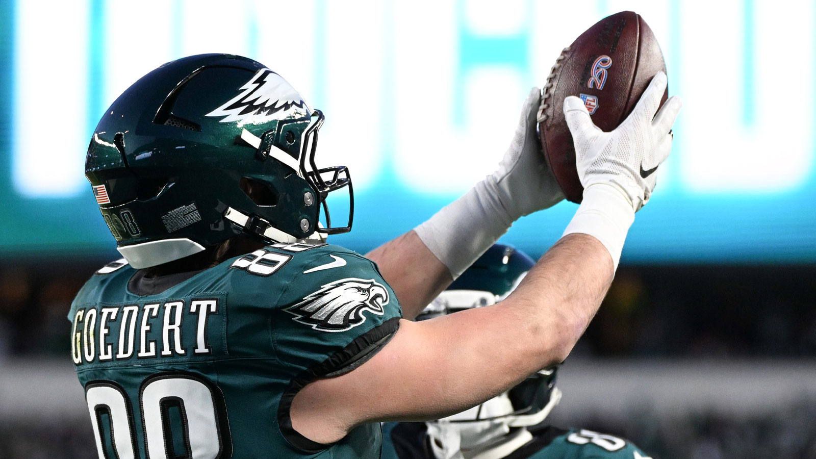 Eagles’ latest Dallas Goedert contract move will catch fans’ attention