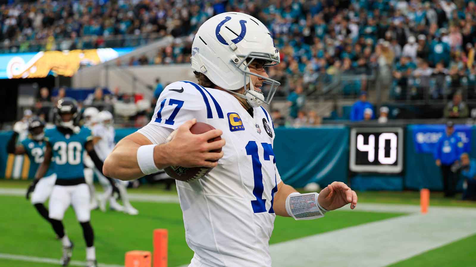 Colts’ Carlie Irsay-Gordon sounds off on bringing Daniel Jones back at QB