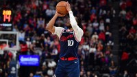 Los Angeles Clippers guard Darius Garland (10) shoots three point basket against the Minnesota Timberwolves during the second half at Intuit Dome.