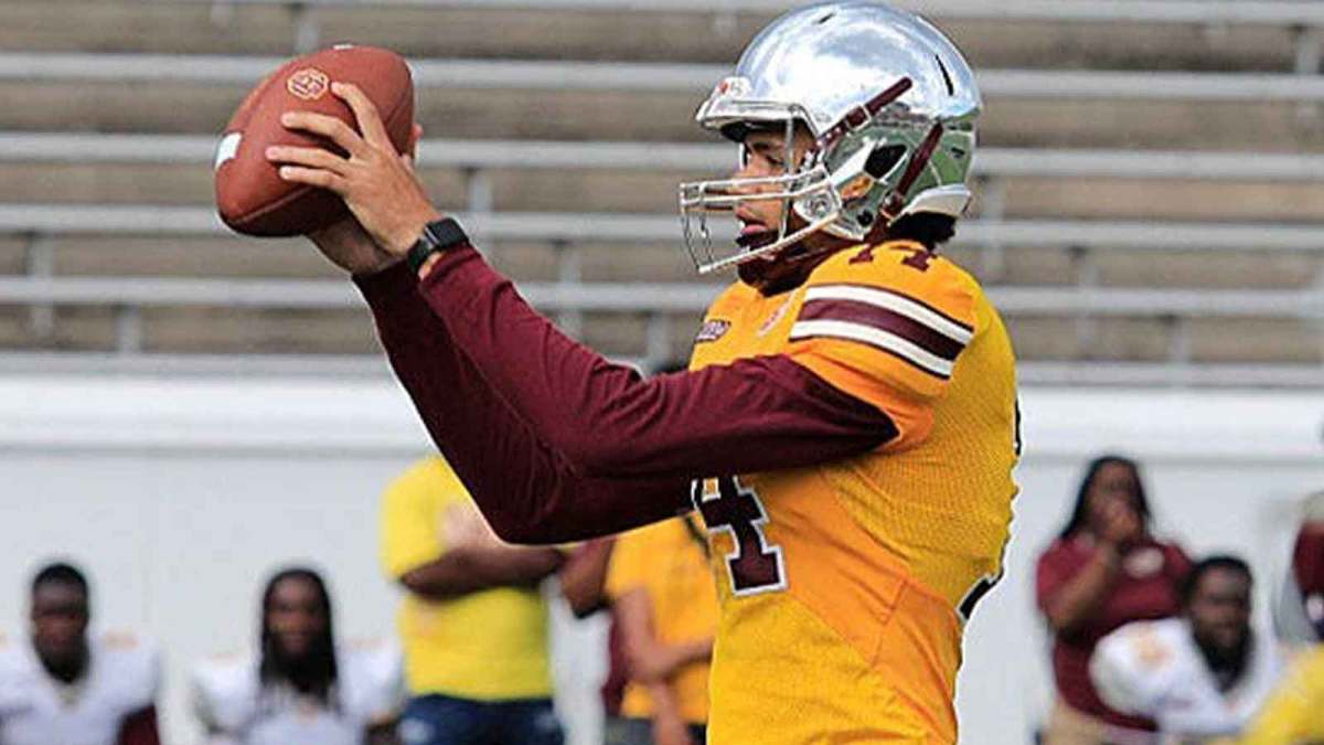 Bethune-Cookman QB Dominiq Ponder takes a snap during the Wildcats' spring game Saturday, April 22, 2023, at Daytona Stadium. Bethune 10.
