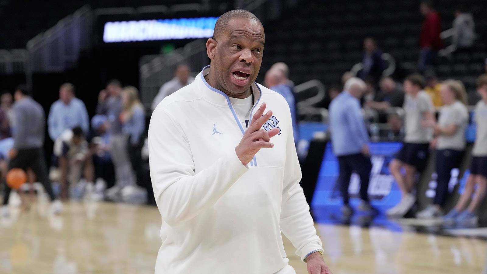 Scott Van Pelt lays out hard truth about Hubert Davis’ North Carolina tenure