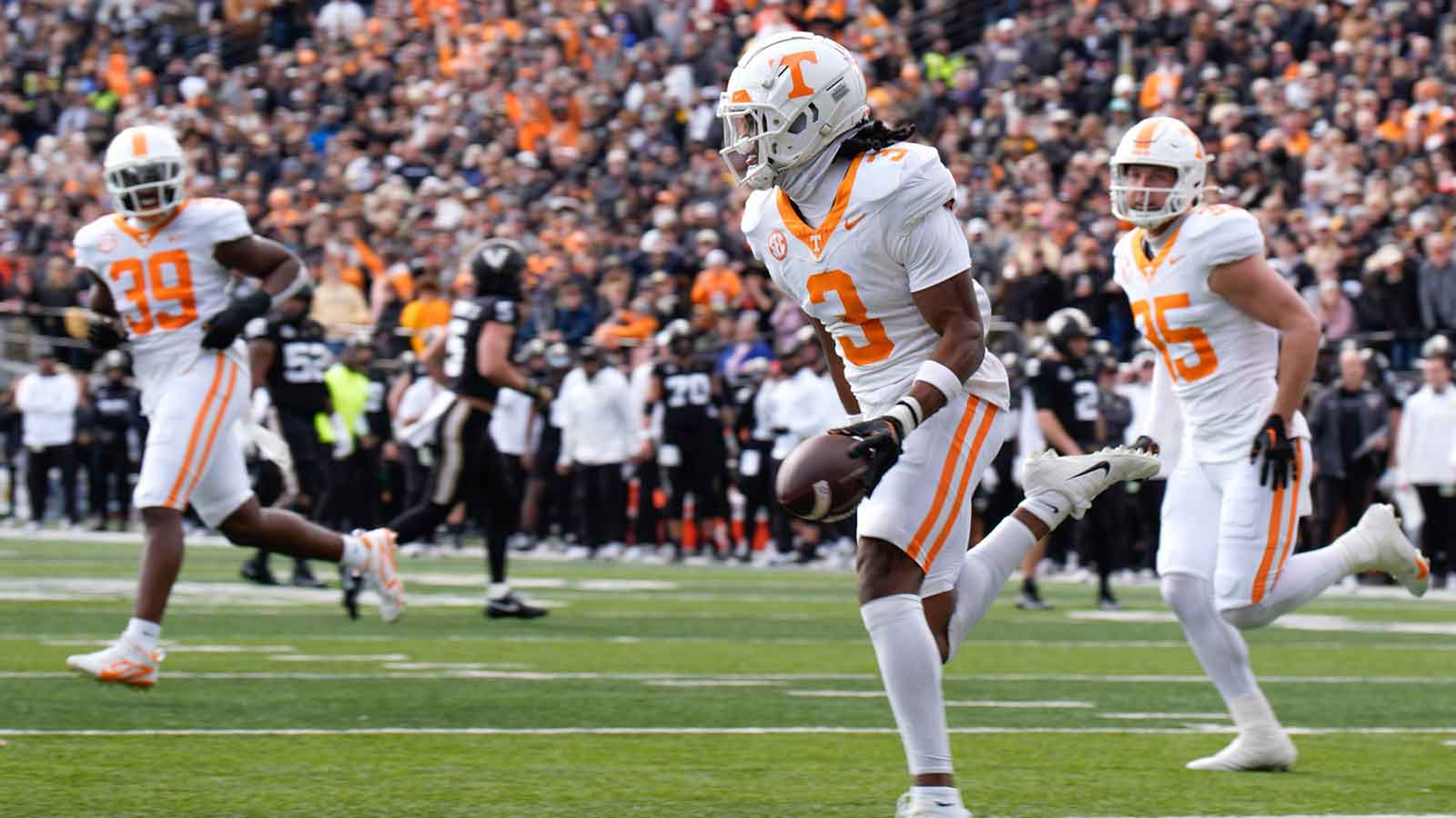 Jermod McCoy crushes NFL pro day testing after injury questions