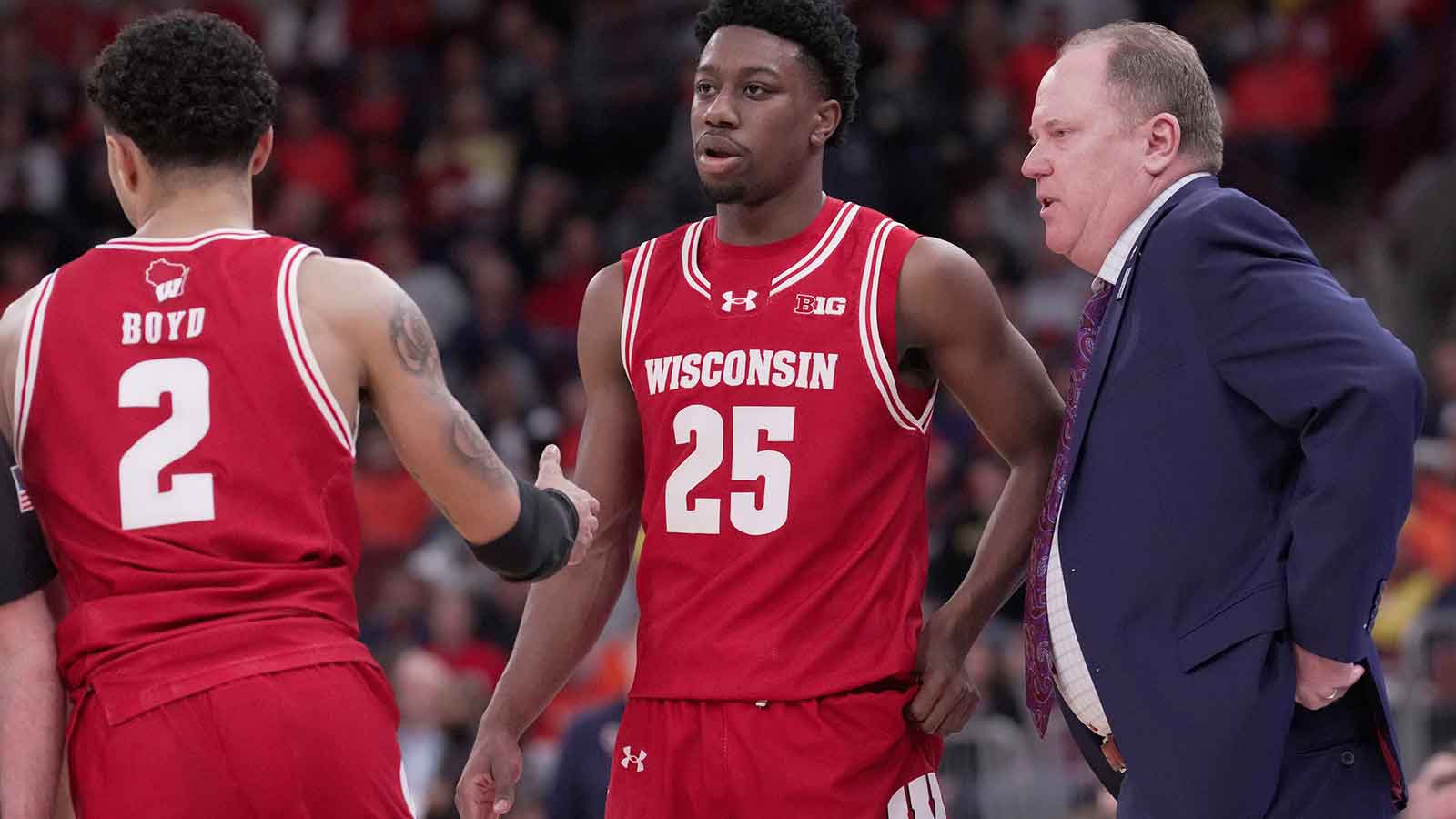 Wisconsin head coach Greg Gard talks with guard John Blackwell (25) during the second half of their quarterfinal game in the Big Ten tournament Friday, March 13, 2026 at the United Center in Chicago, Illinois. Wisconsin beat Illinois 91-88.