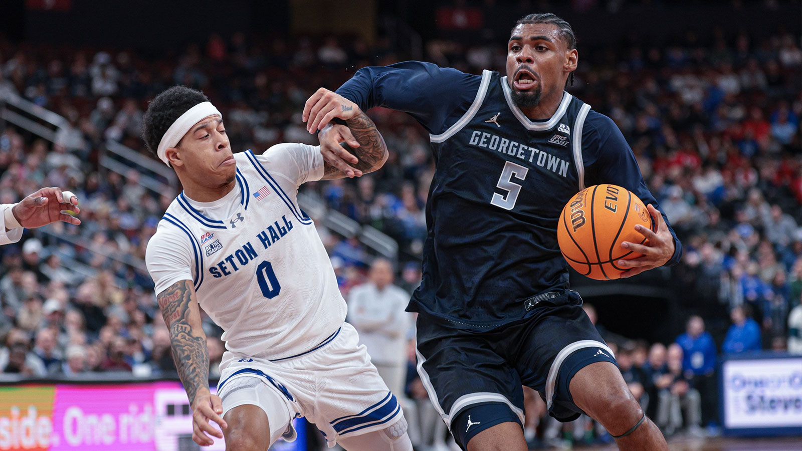 Georgetown guard who averaged 14.9 points makes transfer portal decision