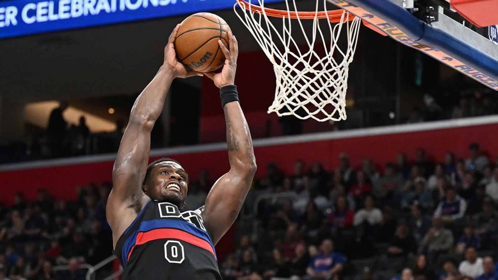 Detroit Pistons center Jalen Duren (0) dunks the ball against the Golden State Warriors in the first half at Little Caesars Arena. 