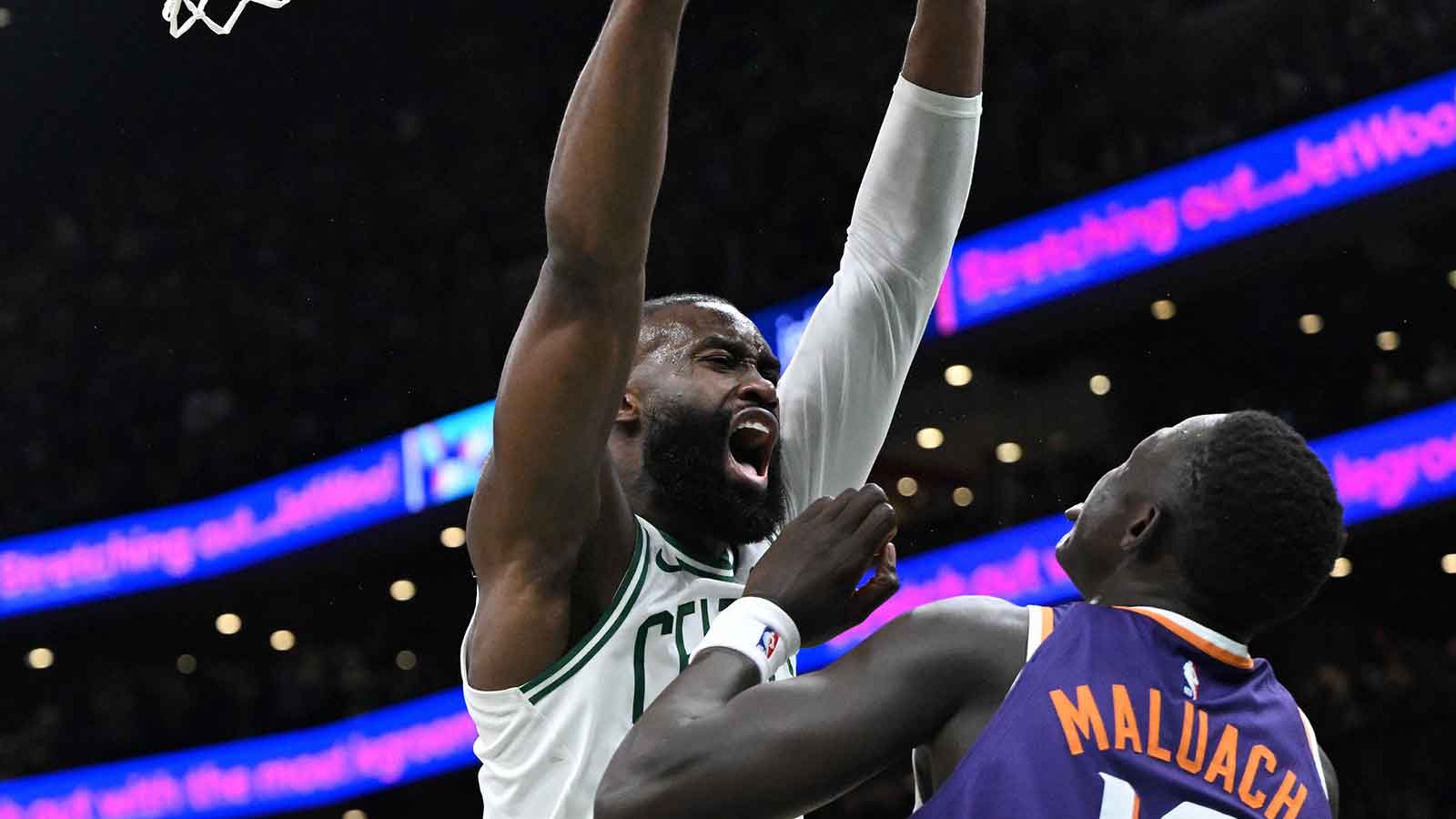 Jaylen Brown’s honest reaction to Celtics crowd gesture in 41-point game vs. Suns