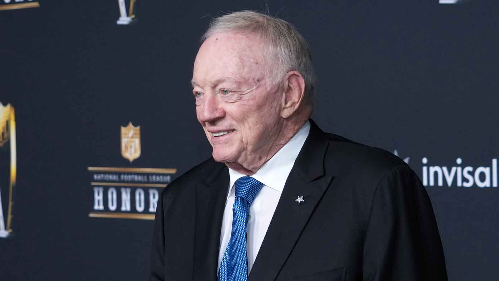 Cowboys’ Jerry Jones wants to ‘feed the ducks’ amid raging 18th-game debate