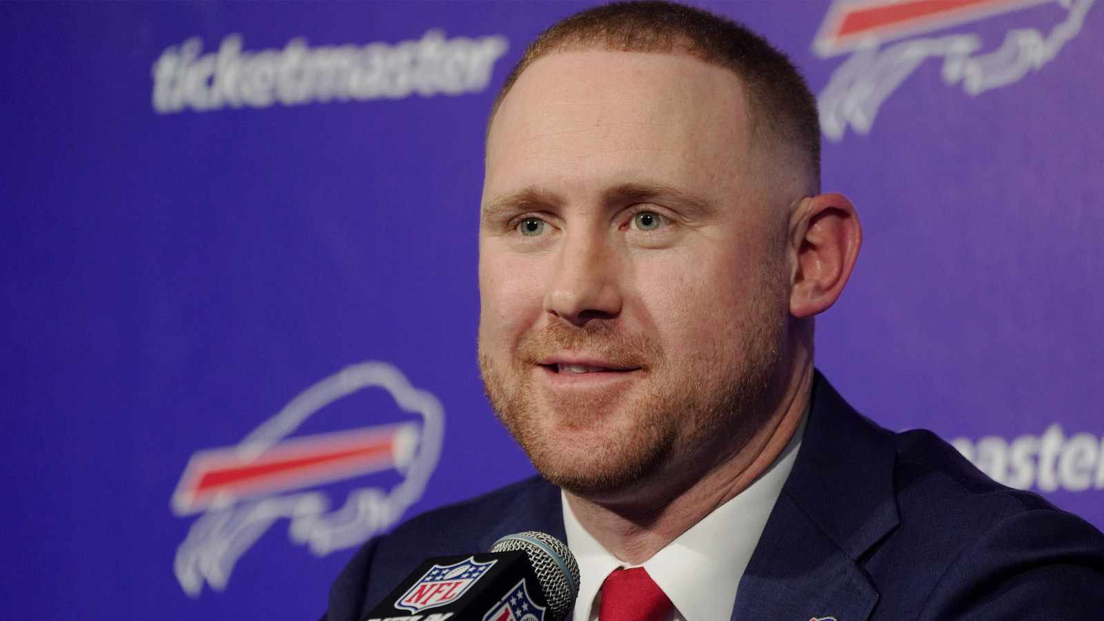 Bills rumors: 1 star free agent target after dipping toes in Maxx Crosby trade talks